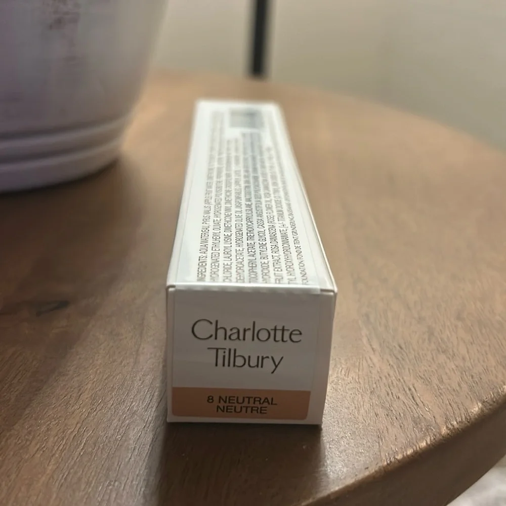 CHARLOTTE TILBURY B19 BEAUTIFUL SKIN FOUNDATION-8 NEUTRAL NEUTRE NIB